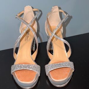 Badgley Mischka Silver Glitter Strappy Heels